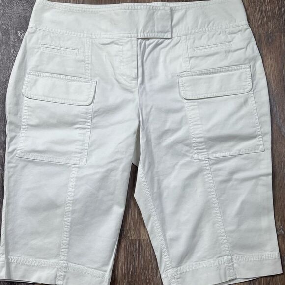 Kenneth Cole New York White Cargo Shorts with Tailored Fit - Picture 1 of 4